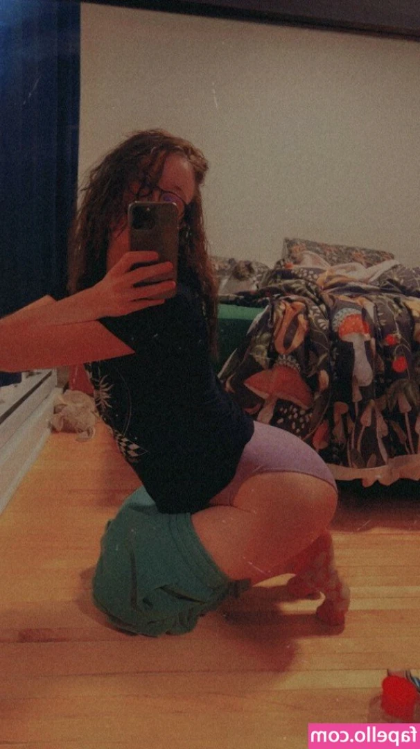 Holybunnyxxx - This is your view on the floor worshipping, now tell me How bad do
