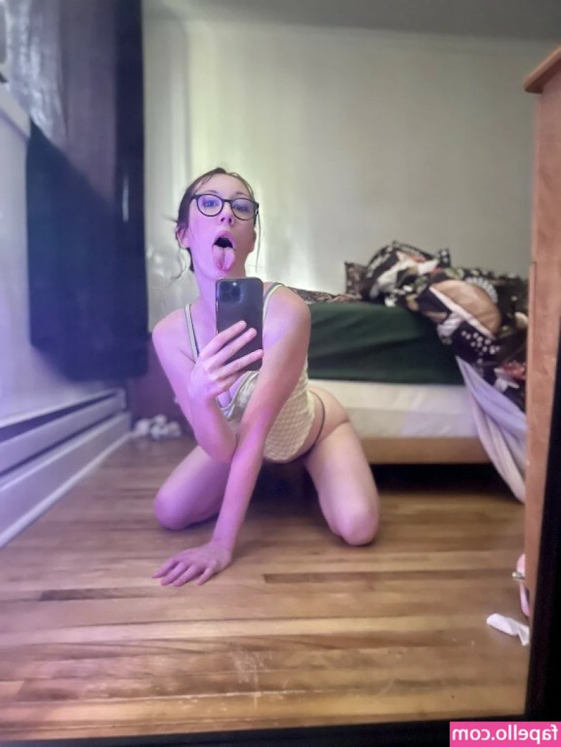 Holybunnyxxx - I uh...clearly needed that 😅🥴🖤💦 [[ this is just one of a