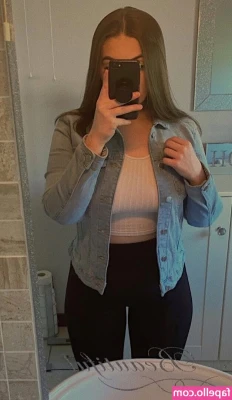 Leah Treanor [ leah-treanor ] - ‪On your knees boy. Time to service Daddy. 😈‬