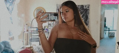 Amanda F [ amanda-f ] - Go check your dms baby 🛁🧼