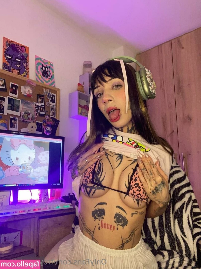 troyamalefiga - IM BACKKK consistently yall  i swear  join my vip for all the good