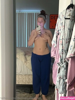 amiemmaadler - I may be from the North but I'm more interested in your South Pole. 