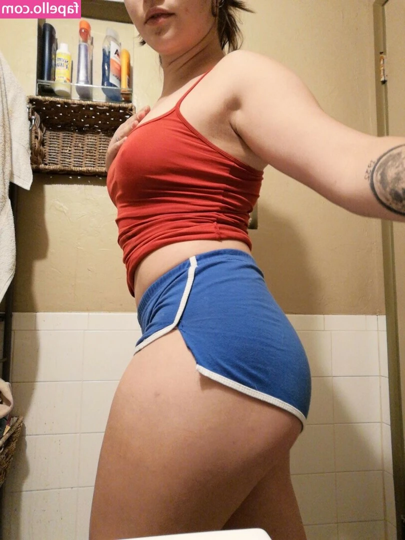 Hunter Lopez [ hunter-lopez ] - Can I get a little worship before bed?