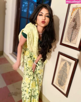 reemaworah - My titties make me so hornyy 🔥