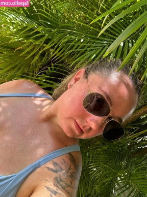 ashleylou2 - i’m as sweet as cherry pie, want a taste? 🥧 🍒