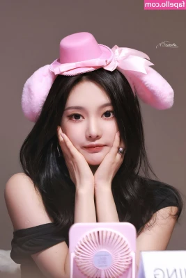 Ningning (æspa [ ningning-aespa ] - Wanna play? 😈😈