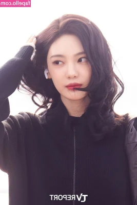 Ningning (æspa [ ningning-aespa ] - Tipsy and Starving🤭 who’s gonna buy me my spaghetti? Its