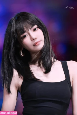 Ningning (æspa [ ningning-aespa ] - Eye contact 👀