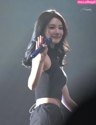 Ningning (æspa [ ningning-aespa ] - Good morning!! Coming online in ten!!