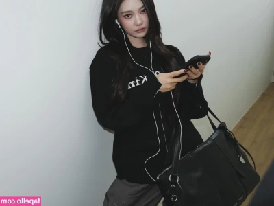 Ningning (æspa [ ningning-aespa ] - Shot another HOT 🥵 video today andddd my PC is working again, so I