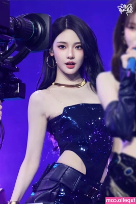 Ningning (æspa [ ningning-aespa ] - Do you love the way my body lights up? 🥰