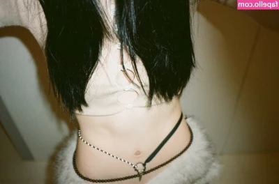 Ningning (æspa [ ningning-aespa ] - Having fun part 1🤩 mi diverto da sola tutta nuda e mi tocco (parte