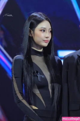 Ningning (æspa [ ningning-aespa ] - If you’ve sent me a DM or you’re waiting on a video and haven’t