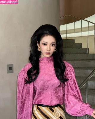 Ningning (æspa [ ningning-aespa ] - Ooops… 💦