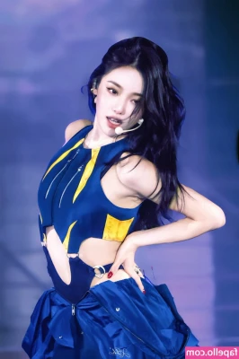 Ningning (æspa [ ningning-aespa ] - I've been horny all day. Think you can finish me off? 🥵
