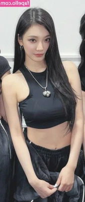 Ningning (æspa [ ningning-aespa ] - 𝐿𝒾𝑔𝒽𝓉𝓈 , 𝒞𝒶𝓂𝑒𝓇𝒶 ,