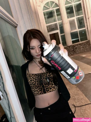 Ningning (æspa [ ningning-aespa ] - Happy Humpday! Would you like to wake up to titties in your face then