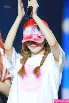 Ningning (æspa [ ningning-aespa ] - Make me moan so hard i struggle to keep kissing u back