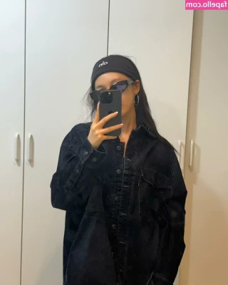Ningning (æspa [ ningning-aespa ] - feeling bored  playing dress up  dm for sexting and requests xo