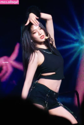 Ningning (æspa [ ningning-aespa ] - it s a little nipply in here