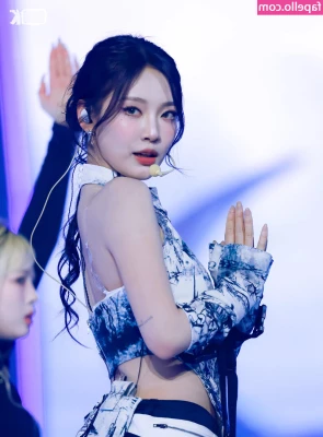 Ningning (æspa [ ningning-aespa ] - Even when I'm resting in bed, I still look hot 🥴