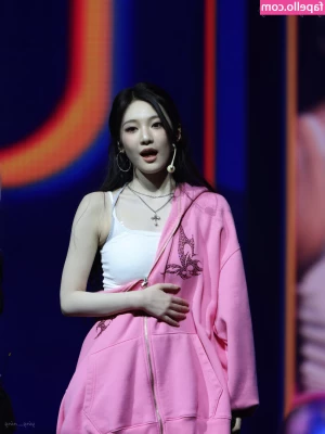 Ningning (æspa [ ningning-aespa ] - I feel very horny tonight again as usual  I know you are craving to