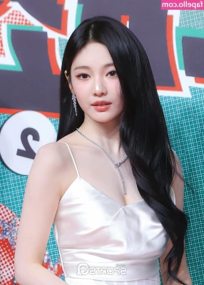 Ningning (æspa [ ningning-aespa ] - Titty Tuuesday