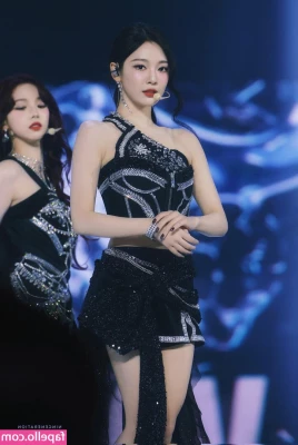 Ningning (æspa [ ningning-aespa ] - ᴖ ᴈ ᴖ take off my fishnets and lick my smelly feet   ୨୧