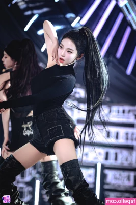 Ningning (æspa [ ningning-aespa ] - Put your head between my thighs 🥺