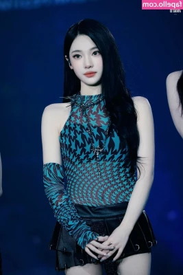 Ningning (æspa [ ningning-aespa ] - Showed with cum at porn cinema while many others guys watched   love