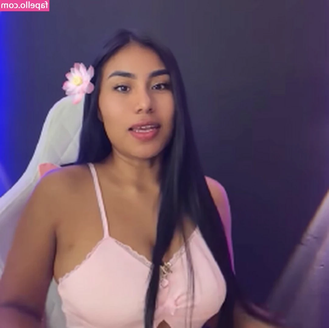 Pocahontas08 - Batman who? Complete set is in your DM’s. Always free to my VIP’s