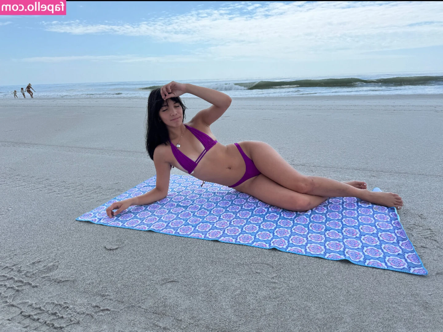 Angelina From Fishtank [ angelina-from-fishtank ] - Good morning😇😇 im live at www.camliveflirt.com now as well u