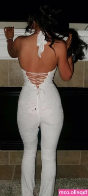 Aleeyah Morris [ aleeyah-morris ] - Anyone want a Candy Cane