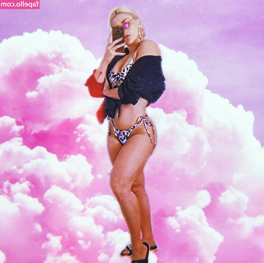 Yasmin Zammit Stevens [ yasmin-zammit-stevens ] - craving for some creammmss!!🥵