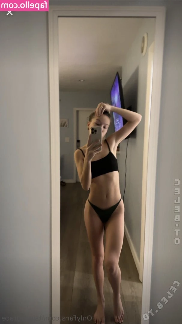 itsjuliagracex - Where is everyone? I need attention 😏🤤