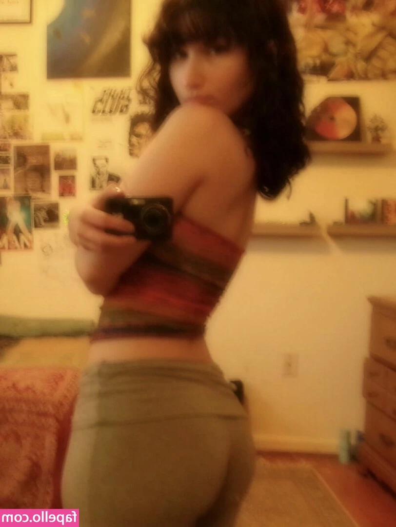Carly Mariss [ carly-mariss-1 ] - I always moan too loudly! Can you shut me up?