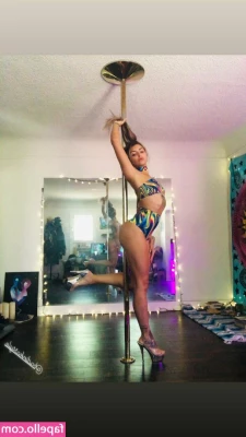 Miss_angeliquew [ miss-angeliquew ] - I m not on this account daily so bare with me when it comes to