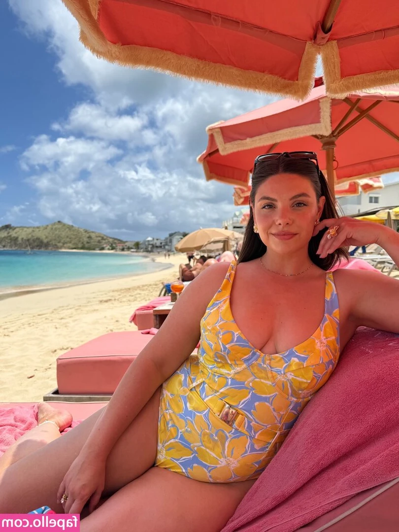 Chelsea Heath [ chelsea-heath ] - would you rather have me in lingerie or naked?