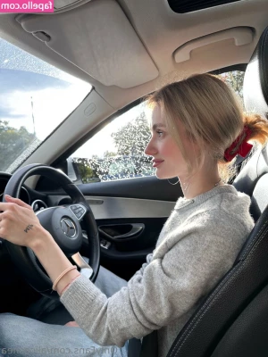 aliceshea - My little surprise  Who give a good suck