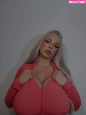 angellasinnlich - you can see my pussy from here 😉