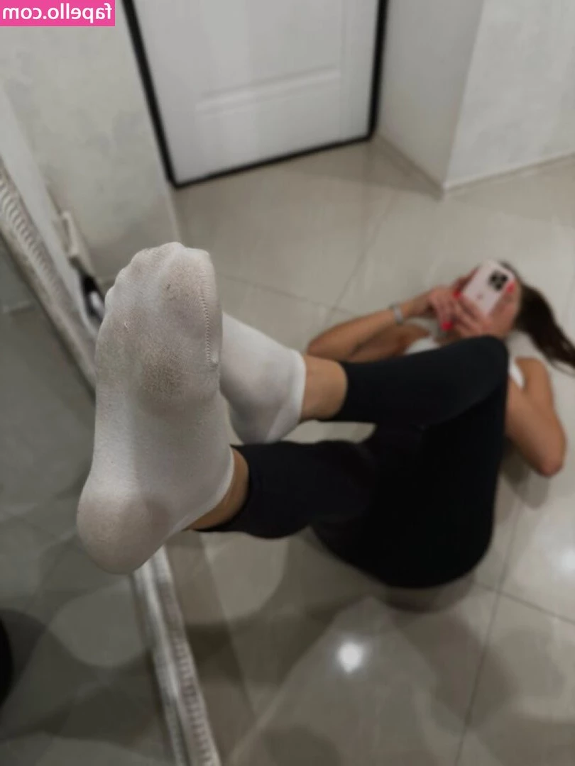 Kate_offcl [ kate-offcl ] - 🦸🏻‍♀️ Pussycat Plays with her food but her food fights