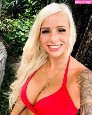 Carina Spack [ carina-spack ] - My main @itsnatalieroush has all the best micro sets 🤯🌶️