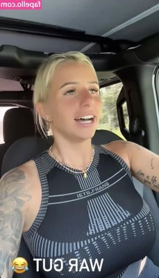 Carina Spack [ carina-spack ] - Tell me what you want Daddy    footfetish  femalefeet  sweatyfeet 