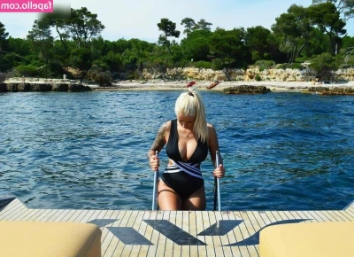 Carina Spack [ carina-spack ] - Waiting for you in my Dm's 🥰