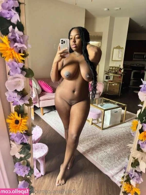CookieSwirlXXX - I'm LIVE on #Fanscope: bath time fun