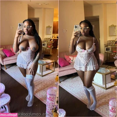 CookieSwirlXXX - Would you get in bed with me 🥵💖