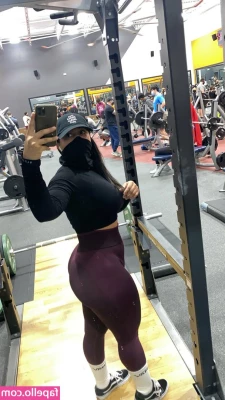 MsBeatDaEgg - Some clothes for once 😂😂
