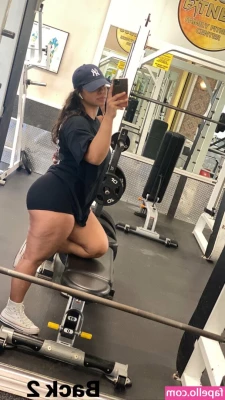 MsBeatDaEgg - I soaked my mirror again 🤪