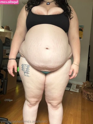 tianastummy [ tianastummy-13 ] - And I thought my DDD bras were tight! I don't remember ever fitting