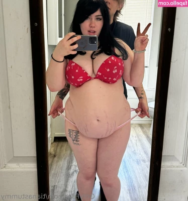tianastummy [ tianastummy-13 ] - Absolutely feeling myself in this set 💖💖💖   While we do the